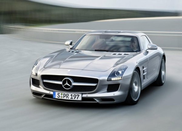 Mercedes-Benz SLS AMG