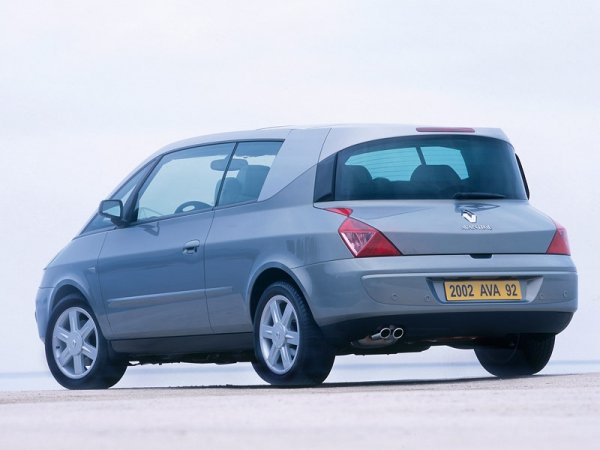 110 години Renault