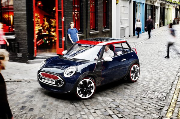 След дебюта на новото Mini в края на 2000 г. мнозина се оплакват, че това Mini не е истинско, тъй като творението на Алек Исигонис е дълго само 3 метра, а новата машина е с над половин метър повече. Надеждата, че ще се появи пълноценен наследник се завръща през 2011 г., когато дебютира концептуалният модел Rocketman. Уви, това не се случва.
