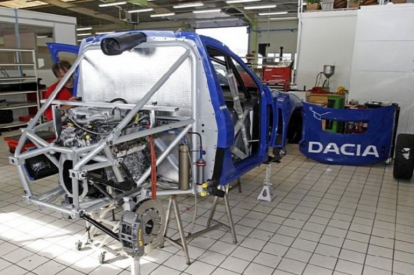 Dacia Duster No Limit (850 к.с. от Nissan GT-R) - състезателен вариант за състезанието Pikes Peak International Hill Climb