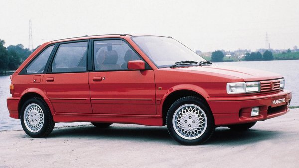 MG Maestro е високодинамична версия на Austin Maestro (по-късно Rover Maestro). Maestro Turbo пък е лимитирана серия, произвеждана между 1989 и 1991 година, като били произведени едва 500 бройки + 5 тестови машини за пресата.

Мъникът бил оборудван с и без това впечатляващ двулитров двигател, но допълнителният турбокомпресор го направил истински малък звяр: мощност от над 150 конски сили, максимална скорост от 206 км/ч и ускорение от 0 до 100 км/ч за по-малко от 7 секунди.

Въпреки тези показатели, машината не се възприела добре от пазара. И за съжаление - скоро потънала в забрава...
