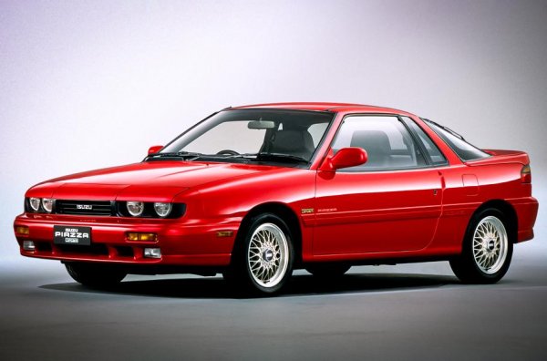 Isuzu обикновено дава асоциации с груби пикапи, всъдеходи от старата школа и товарни превозни средства, но продукцията не винаги се е състояла само от прости и издръжливи работници. Марката има и доста разработен пътнически автомобили, а в началото на 90-те години си сътрудничи с Honda - получава разработки за по &bdquo;обменната програма&ldquo;, като плаща със собствените си джипове.

Един от последните леки автомобили Isuzu, създаден от производителя, е компактното купе Piazza, което се предлага на пазара в САЩ под името Impulse в началото на 90-те.