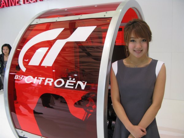 Момичетата на автосалон Шанхай 2009