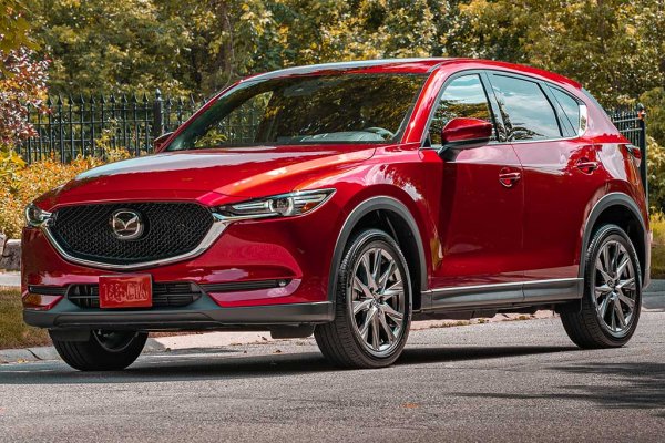 (426 767 продажби, -6,1%)