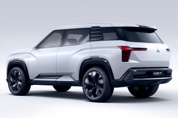 Функцията за избор от пет режима на шофиране включва Wet за шофиране по мокър асфалт, Tarmac за криволичещи асфалтови пътища, Normal, Gravel и Mud. Освен това най-вероятно моделът ще бъде с предно задвижване. 