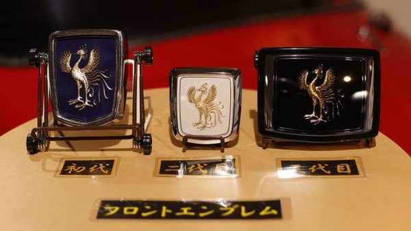 Най-важното изискване към автомобила е той да се позиционира като напълно нов модел, но и да показва влиянието на оригиналния Century от 1967 г. А на въпроса "Кой автомобил може да се конкурира със Century?", хората от Toyota отговарят кратко и ясно - никой, с изключение на неговото предно поколение.
