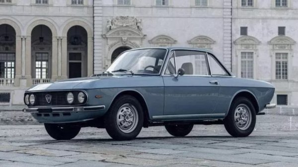 Истинска Lancia, която не познава що е това ръжда, има невероятен дизайн, вдъхновен от Пиеро Кастанеро. Fulvia Coup&eacute; е създаден през 1965 г. във версия с 1216-кубиков двигател. Следва поредица от подобрения, като например увеличен работен обем до 1600 куб. см и  петстепенната скоростна кутия. Бижуто остава в производство до 1976 г, като печели куп ралита. Тази Lancia никога не излиза от мода и се намира на добри цени.
