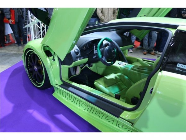 Доработено Murcielago LP640 от Liberty Walk & LB Performance, снабдено с регулируемо окачване / Токио 2009