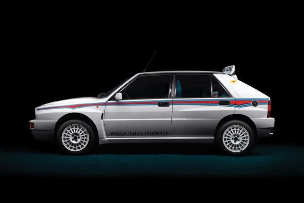 Lancia Delta HF Integrale Evoluizione 1 Martini 6