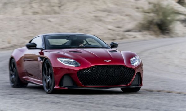 Парадоксално, но DBS, който е двойно по-скъп от Vantage, се е продавал по-добре през изминалата година. Стартовата цена тръгва малко над половин милион лева. Спадът спрямо 2019 е 125 автомобила. 
