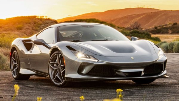 Наследникът на 488 дебютира много силно и има главната заслуга Ferrari да отчете най-силната година в цялата си история, подобрявайки дори показателя от 2019. 
F8 обещава 710 коня максимална мощност и максимален въртящ момент, идващ доста по-рано, отколкото при 488. Стартовата цена е малко под половин милион лева.
