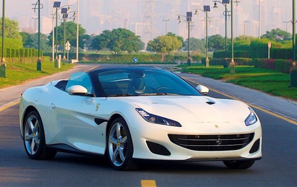 Лек спад за наследникът на Callifornia T, който за същия период на 2019 бе пласирал 1093 бройки. През октомври и ноември обаче продажбите вече имаха по 25% ръст. Portofino предлага 3.9-литров V8 с 600 коня мощност срещу скромната стартова цена от 360 000 лева.
