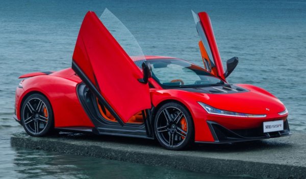 Познат преди като Aion Hyper SSR, тове е първият електрически суперавтомобил на Китай. Той разполага с три електромотора с обща мощност 1224 к.с. Ускорението от 0 до 100 км/ч отнема около 1,9 секунди, а максималната скорост достига 251 км/ч.

В Китай Hyptec SSR струва между 1 286 000 и 1 386 000 юана (около 165 000&ndash;178 000 евро), в зависимост от нивото на оборудване. Това е и колата, която държи рекорда за контролиран дрифт с най-висока скорост &ndash; 213,523 км/ч.
