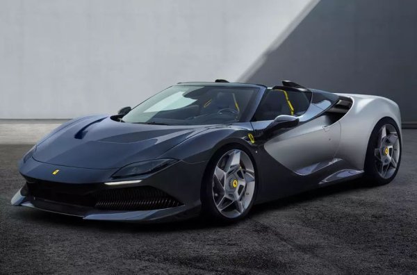 F8 Spider формира основата за уникална и сглобена в една бройка специална версия SP-8, поръчана от тайвански клиент. Техническата част не е променена, но е работено усилено върху екстериора. Покривът липсва, стоповете са взети от гран турера Ferrari Roma, джантите напомнят на тези от F40, плюс двуцветна окраска.
