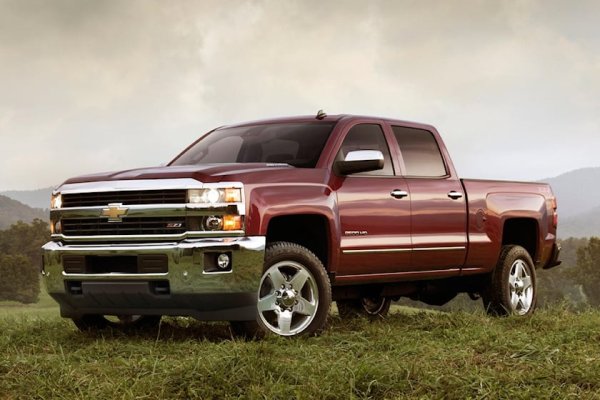 Статистиката за кражби на автомобили показва, че собствениците на пикапи Chevrolet трябва да бъдат внимателни, особено когато става въпрос за по-стари модели. Над 310 000 бройки от водела са откраднати, като по този начин това Chevy спори с Ford F-150 за титлата &bdquo;най-краден пикап&ldquo;.

Има една основна причина по-старите Chevy Silverado често да се крадат. Липсват им модерни технологии, които предотвратяват кражби, така че обикновено става дума за отваряне на вратата с разбиване и използване на обикновена отвертка за запалване.