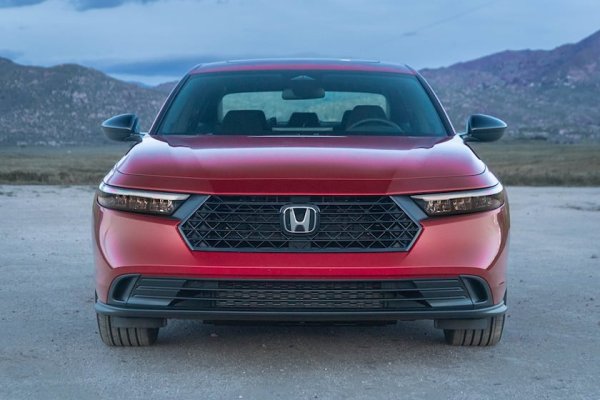 Според данни на застрахователите Honda Accord е най-крадената кола в Америка. За едно десетилетие броят на кражбите на моторни превозни средства от този модел е над 500 000. Той обаче постепенно губи популярност и ако се броят само последните 2 години, лидери са пикапите на Chevrolet и Ford оглавяват класацията, следвани от Honda Civic.

Това се дължи донякъде и на факта, че новите Accord са по-добре защитени. Статистиката показва, че по-голямата част от откраднатите автомобили от модела са произведени през периода 1994-1997 г. И те най-често отиват за резерви части, като много търсени са броните и катализатора.