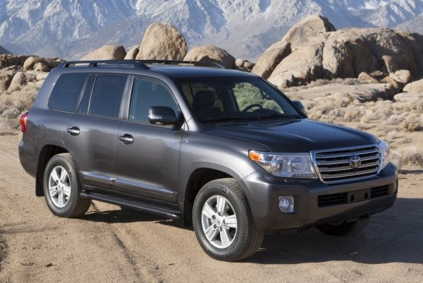 Кейптаун, разположен в най-южната точка на Африка, и Нордкап в Норвегия са два противоположни края на света, свързани с автомобили. Много хора предприемат това невероятно пътешествие през континента, което обхваща Африка и Европа.

Едно от известните подобни пътувания беше направено от екип с SUV Toyota Land Cruiser през 2013. Колата е изминала повече от 17 000 километра, срещайки диви животни, пустини и сурови европейски зими.