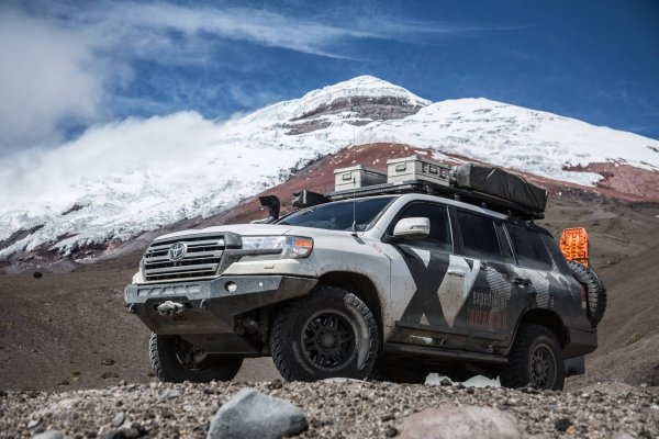 Връх Торнтън в Австралия е известен с екстремните си изкачвания. Един от най-предизвикателните участъци от пътя в света минава през тази планинска верига и през 90-те години на миналия век той се превърна в тестова площадка за няколко Toyota Land Cruiser. Изкачването под ъгъл над 45 градуса и изключително каменисти участъци изискваха не само уменията на водачите, но и максимална издръжливост на автомобилите.