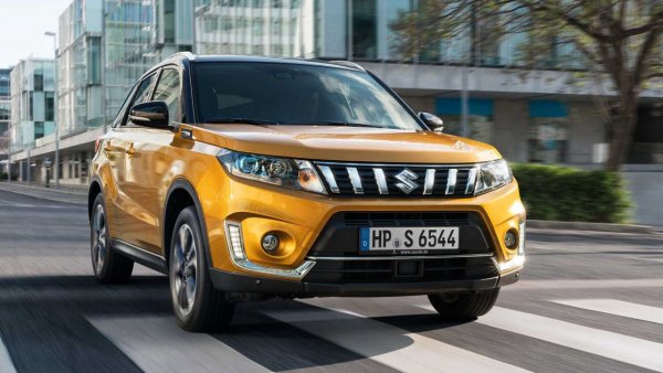 Малкият 1.0-литров турбо със 112 к.с. не е наличен от март. Сега получавате 1,4-литров турбо със стандартна мека хибридна система. Вместо 140 к.с. както преди, той развива само 129 к.с. По желание все още се предлага и версия със задвижване на всички колела.