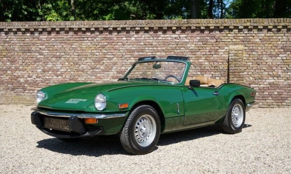 Spitfire е малък спортен автомобил със задно предаване, разработен от отдавна изчезналата британска марка Triumph като конкурент на Sprite, дело на друга отдавна изчезнала марка - Austin-Hеaley. Върху рама и с едва 1.5-литров мотор, Spitfire 1500 има доста лоша репутация като динамика и надеждност. Но това се компенсира напълно от дизайна, дело на самия Джовани Микелоти. Spitfire 1500 се прави между 1974 и 1980. През 2022 в България е регистриран и един Leyland Triumph TR6, приблизително от същата епоха. 
