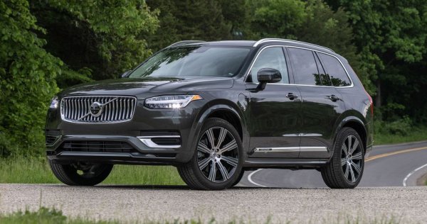 Пазарен дял: 0.8%
В Европа продажбите на шведската марка на Geely се сринаха през миналата година, но в България се движат добре и отчитат над 15 на сто ръст в сравнение с 2021. 

Най-продавани модели: 
Volvo XC90 - 118
Volvo XC60 - 70
Volvo XC40 - 41
Volvo S60 - 13