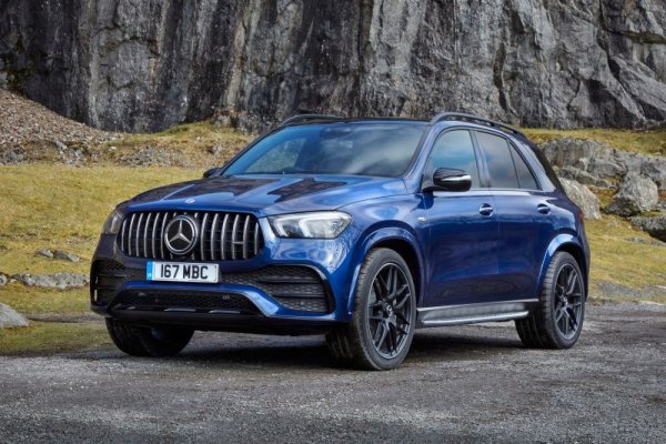 Пазарен дял: 4.1%
Eдинствената марка на българския пазар, която успява неизменно да подобри резултатите си всяка година от 2018 насам. През 2022 ръстът е 14.5%. Mercedes GLE е най-продаваният премиум автомобил в България за трета година поред. 

Най-продавани модели: 
Mercedes GLE - 227
Mercedes Sprinter - 190
Mercedes S-Class - 151
Mercedes GLS - 140
Mercedes GLC - 111
Mercedes GLA - 57
Mercedes GLB - 56
Mercedes G-Class - 47
Mercedes A-Class - 43
