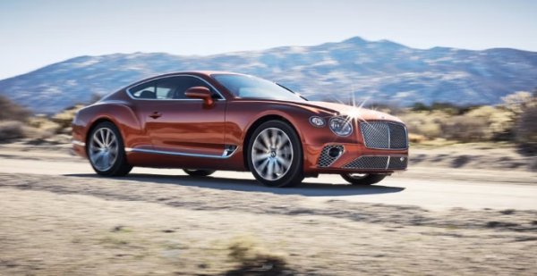 Производствената версия на третото поколение Continental GT беше около половин размер по-голяма. Преминаването на новия автомобил от конструиране на платформа на VW Phaeton към изграждане на базирани на Porsche Panamera основи позволи извитата назад, спортна форма. Т.е., близо до концепцията. GT остава най-продаваният модел на Bentley като цяло, с близо 100 000 бройки от пускането му на пазара през 2003 г.
