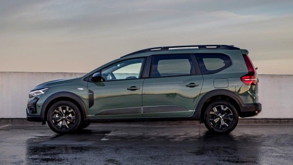 41. SEAT Ibiza - 61092 (37.3%)
42. Dacia Jogger - 60922 (2.3%)
43. Mercedes GLC - 60368 (9.2%)
44. Ford Focus - 60206 (-17.3%)
45. BMW 1 Series - 60147 (9.4%)
46. MINI One/Cooper - 58154 (-26.7%)
47. Volvo XC60 - 58147 (17.7%)
48. Toyota RAV4 - 57512 (33.9%)
49. Opel Astra - 57342 (57.4%)
50. Fiat 500 - 56563 (-21.9%)
