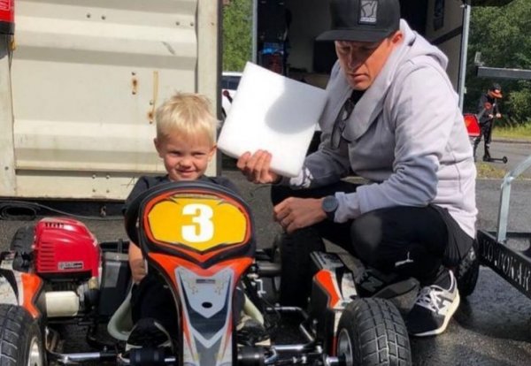 Синът на Кими Райконен - Робин, дебютира в картинга това лято, естествено, под ръководството на баща си.