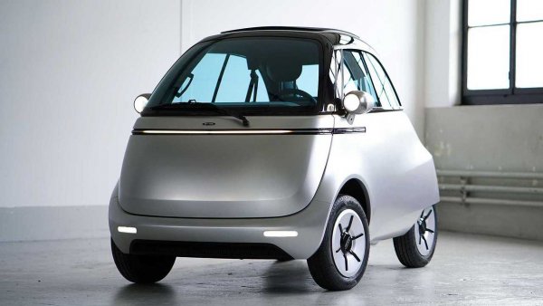 Както и при Fiat 500, швейцарската компания Micro-Mobility също залага на ретро дизайна. Нейният Microlino ясно напомня на BMW Isetta, включително с отварящата се врата на предницата. След поредица от съдебни и патентни конфликти, Microlino е разработен наново. Подобно на Renault Twizy и той се води леко возило от клас L7e, поради което, например, не може да ползва германските държавни субсидии за електромобили.

Батерията на мъника е 14,4 kWh, като би трябвало да осигури пробег от около 200 км, а максималната скорост, постигана от електромотора с мощност от 15 к.с. е 90 км/ч. Производството би трябвало да стартира през септември тази година.