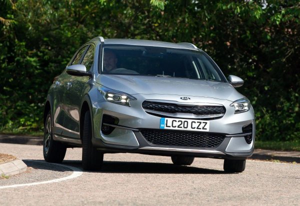 Проблемите при Kia XCeed са най-различни - окачване, вътрешна облицовка, двигател, електрически системи, каросерия и акумулатора. В 91% ремонтът е направен бързо и безплатно. Само 20% от колите са били негодни за управление, като те са прекарали в сервиз между ден и седмица.
