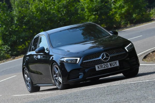 Хибридният Mercedes A-Class се оказва по-добър вариант от бензиновите или дизелови версии. 30% от собствениците на модела съобщават за повредите, като само в 9% от случаите ремонтът е отнел повече от седмица. Мнозинството (82%) от повредите са отстранени по гаранция, но в някои от останалите случаи поправката е струвала над 1500 лири.
