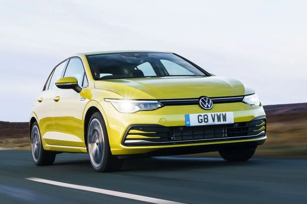 Близо половинта собственици на VW Golf - 48%, са имали проблем, като почти две трети (65%) от тях са свързани с информационно-развлекателната система или други електрически системи.

Ремонтите са били бавни, като в 40% от случаите са отнели повече от седмица. VW покрива разходите за 89% от сметките, оставяйки много малък процент от собствениците да платят до 1500 британски лири.
