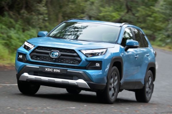 Каквото и да е загубила Toyota със смяната на генерациите при C-HR, го е наваксала напълно с RAV4, при който има цели 204 на сто ръст на годишна база. 
