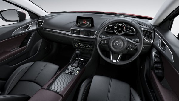 Обновената Mazda3 (Axela) за пазара на Япония