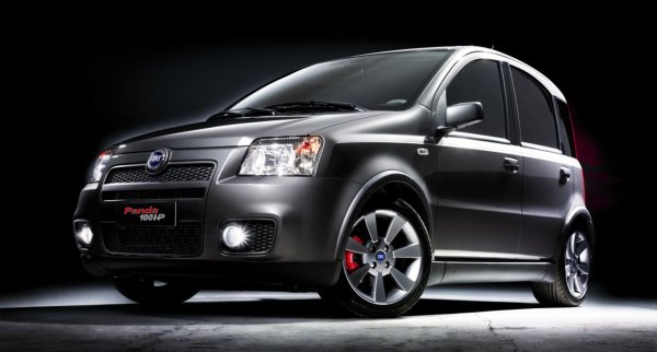 Моделът Panda 4X4 вече си е спечелил позицията на истински колекционернски автомобил и сега идва ред на една друга Panda. Това е версията, оборудвана с 1,4-литров двигател от Punto, която развива 100 к.с. Този хот-хеч не успя да постигне търговските успети на наследника си Abarth 500 и това го прави доста рядка гледка наши дни. В същото време обаче цената му е доста приемлива &ndash; около 5000 евро, така че този автомобил представлява отличен избор.