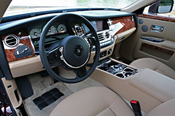 Rolls-Royce Ghost 2010
