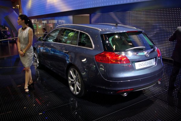 Opel Insignia Sports Tourer / Автомобилен салон Париж 2008