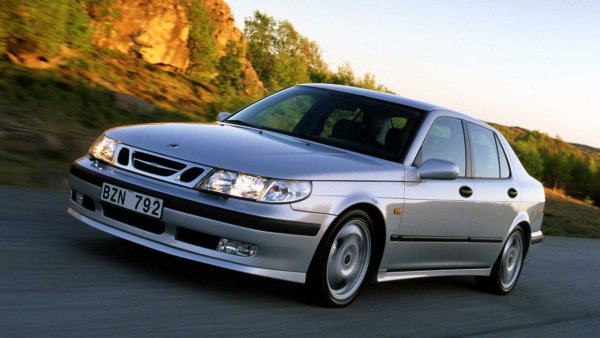 По отношение на дизайна, Saab 9-5, който се продаваше между 1997 и 2005 г., беше един от най-красивите шведски седани, правени някога ...