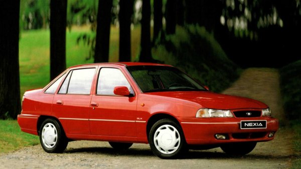 Кой не си спомня Daewoo Nexia, онзи прикрит Opel Kadett? Вярно е, че не беше много хубава, а и здрава, кола, но през 90-те записа добри продажби в Европа, включително в България ...