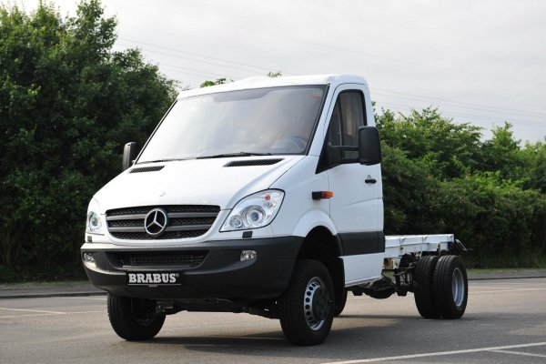 Mercedes-Benz Sprinter Ambulance - високоскоростна линейка, която подготвя Brabus 