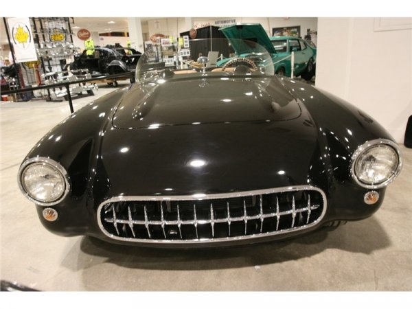 Доработен Chevrolet Corvette C1 oт 1957 година