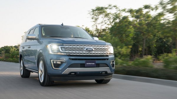 Модел на Ford също нямаше как да не попадне в тази класация, защото намира място и сред автомобилите, които биха изминали 200 000 мили. Подобно на Chevy Suburban и Toyota Sequioa, този всъдеход е популярен за дълги пътувания и теглене.