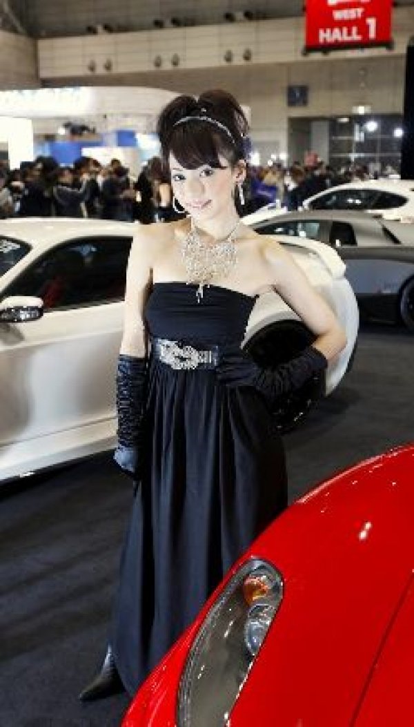 Момичетата на автомобилен салон Токио 2011
