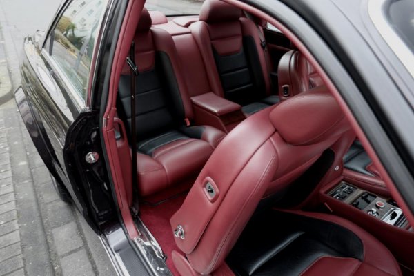 Bentley Continental T, закупено от Майк Тайсън през 1997 година