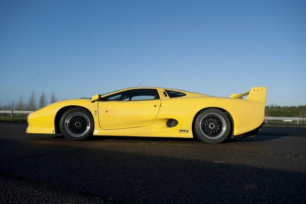 Jaguar XJ220