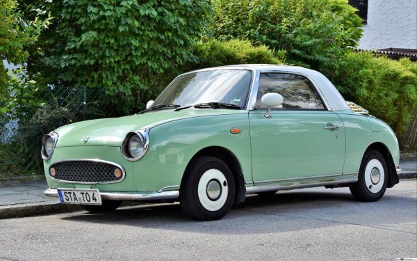 Nissan Figaro може да се нарече инициатора на цялото ретро дизайн течение в съвременния автомобилен свят. Представен през 1991, първоначално се предлага само за японския пазар, но вдъхновеният му от 50-те години силует го прави доста популярен и на други места по света.

В Европа, машината „пробива” на британския пазар, тъй като се предлага единствено с десен волан.