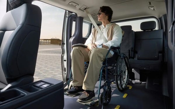 Моделът е изграден върху търговската платформа E-GMP. S и ще получи няколко опции за батерии (от 43.3 до 71.2 kWh). Електрическият мотор развива 161 к.с. и 250 Нм. В бъдеще PV5 ще бъде наличен в различни формати &ndash; от пътнически до товарни.