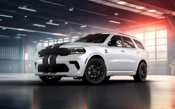 Dodge Durango GT America250 е специална версия, посветена на 250-годишнината от основаването на САЩ. Основният акцент е върху визуалните детайли - уникални цветове, патриотична графика и елементи от въглеродни влакна.