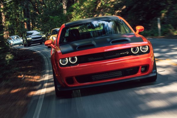 Цена: $90,895
Едва ли на някого би му хрумнало да нарече SRT Hellcat "обикновен", но той наистина изглежда скромен на фона на тази тунингована версия на модела, който има адаптивно окачване, 807 конски сили, фабрично монтирани гуми за драг рейсинг, и 3.25 секунди от 0 до 96 км/ч. 
